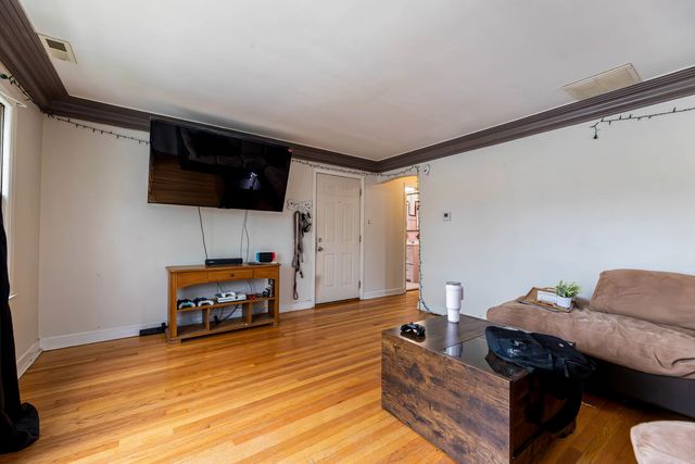 7118 S MOZART Street, Chicago, IL 60629