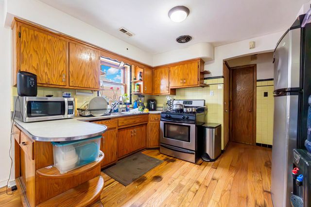 7118 S MOZART Street, Chicago, IL 60629