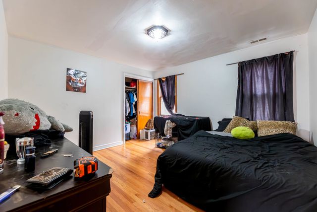 7118 S MOZART Street, Chicago, IL 60629