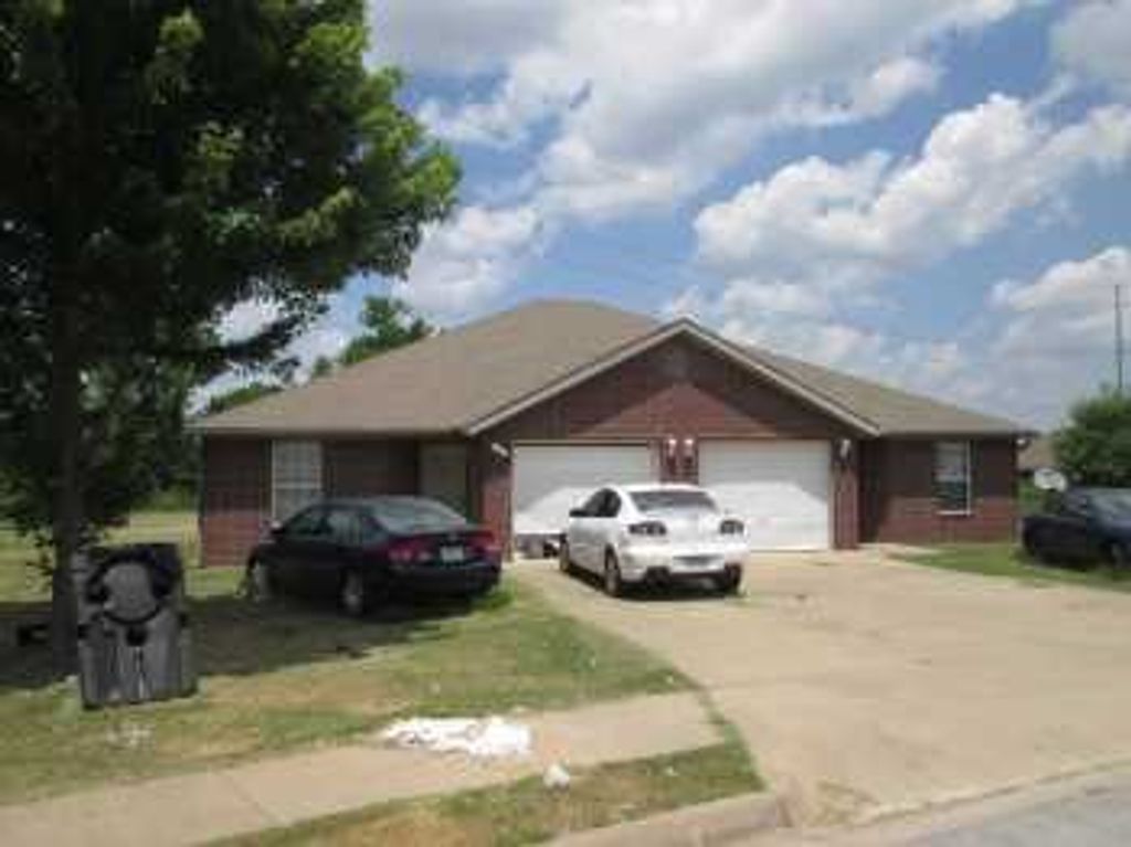 859 Meadowlands Drive, Centerton, AR 72719