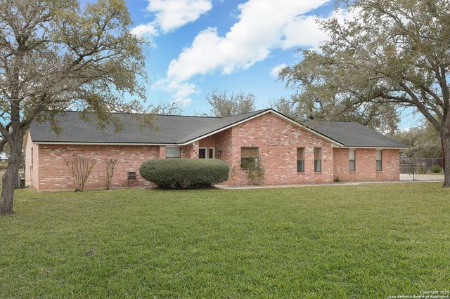 243 Eileen, Pleasanton, TX 78064