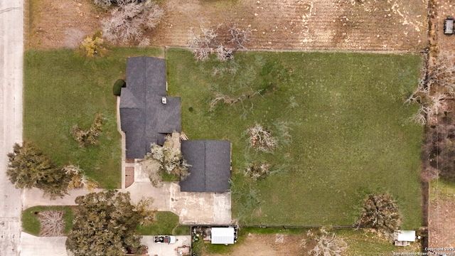 243 Eileen, Pleasanton, TX 78064