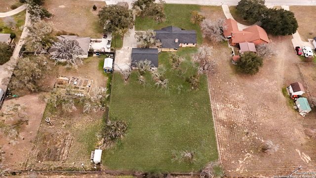 243 Eileen, Pleasanton, TX 78064