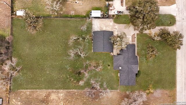 243 Eileen, Pleasanton, TX 78064