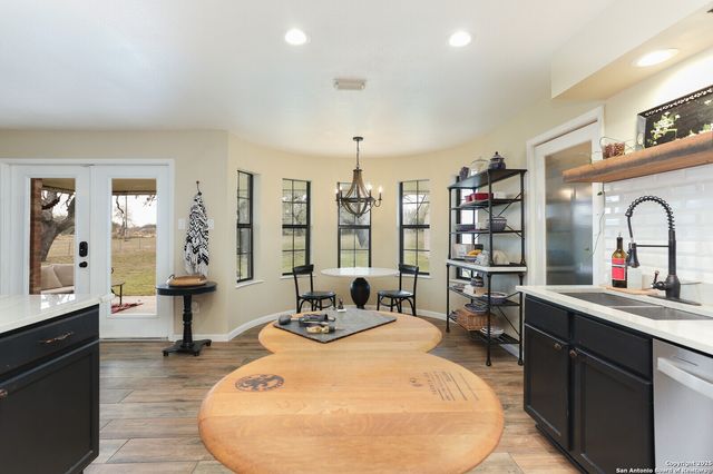 243 Eileen, Pleasanton, TX 78064
