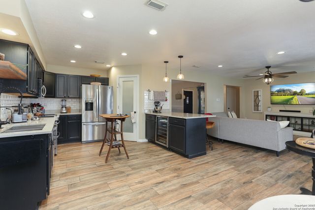243 Eileen, Pleasanton, TX 78064