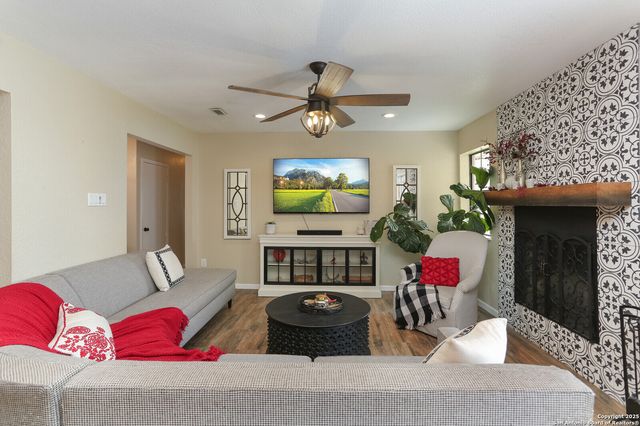 243 Eileen, Pleasanton, TX 78064