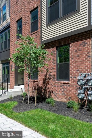 2328 WATER PROMENADE AVE, Herndon, VA 20171