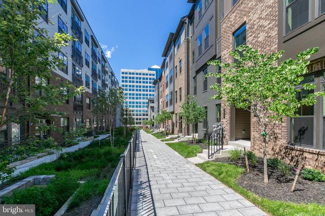 2328 WATER PROMENADE AVE, Herndon, VA 20171