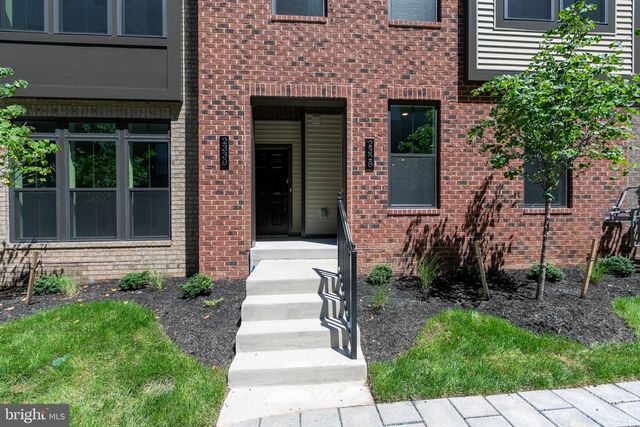 2328 WATER PROMENADE AVE, Herndon, VA 20171