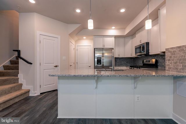 2328 WATER PROMENADE AVE, Herndon, VA 20171