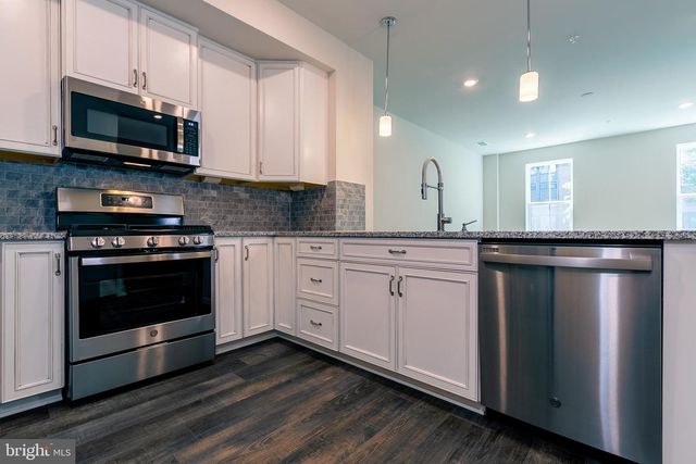 2328 WATER PROMENADE AVE, Herndon, VA 20171