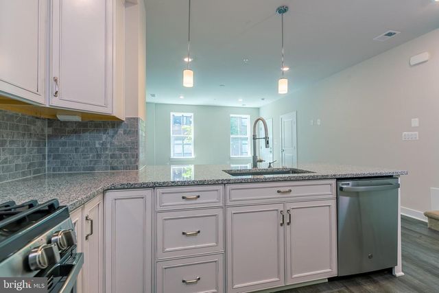 2328 WATER PROMENADE AVE, Herndon, VA 20171