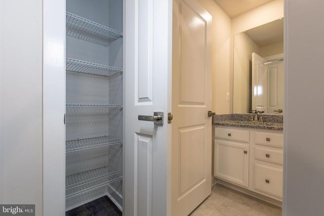 2328 WATER PROMENADE AVE, Herndon, VA 20171