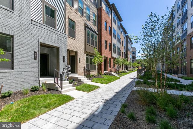 2328 WATER PROMENADE AVE, Herndon, VA 20171