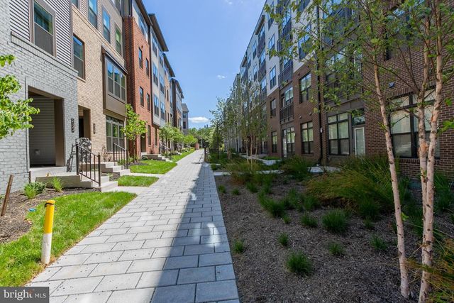 2328 WATER PROMENADE AVE, Herndon, VA 20171