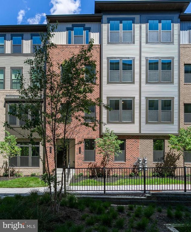 2328 WATER PROMENADE AVE, Herndon, VA 20171