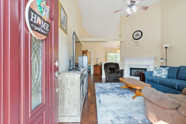 214 Cobblestone Lndg, Mount Juliet, TN 37122
