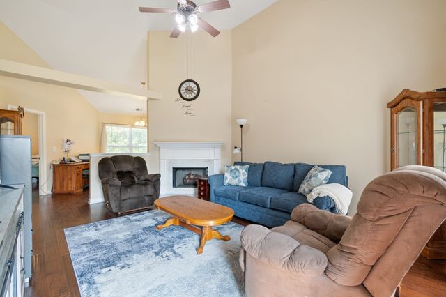 214 Cobblestone Lndg, Mount Juliet, TN 37122