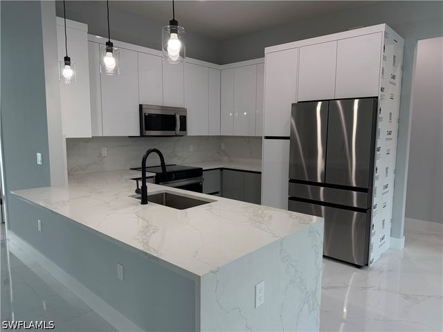 2648 24th AVE SE, Naples, FL 34117