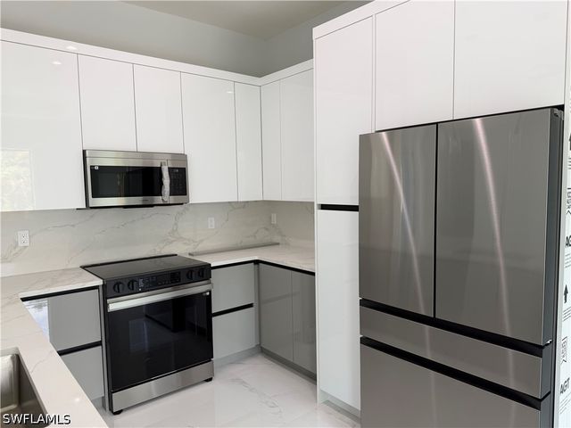 2648 24th AVE SE, Naples, FL 34117