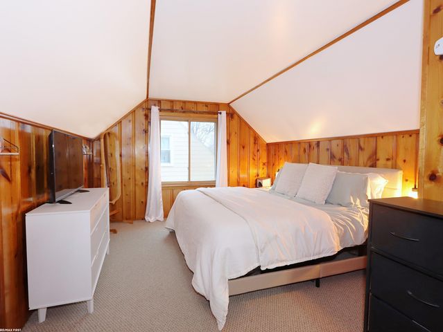 2028 Barrett Street, Royal Oak, MI 48067