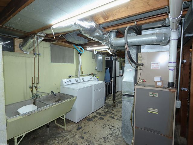 2028 Barrett Street, Royal Oak, MI 48067