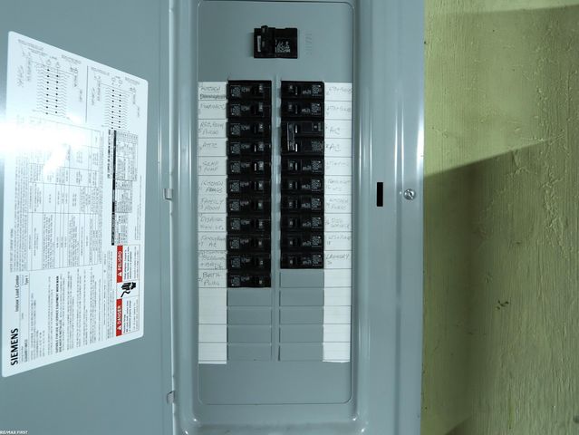 2028 Barrett Street, Royal Oak, MI 48067