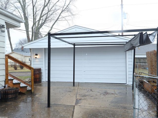 2028 Barrett Street, Royal Oak, MI 48067