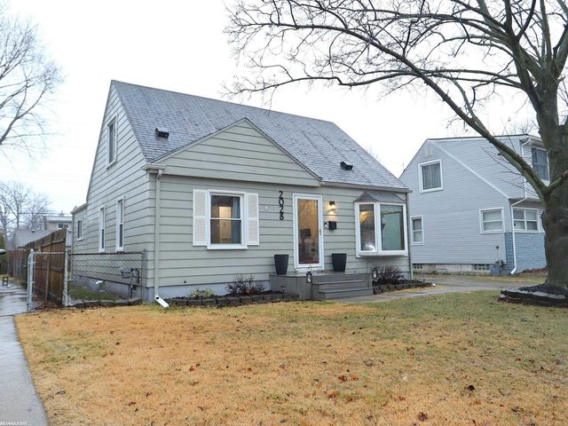 2028 Barrett Street, Royal Oak, MI 48067
