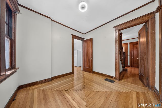 49 Hubinger Street, New Haven, CT 06511