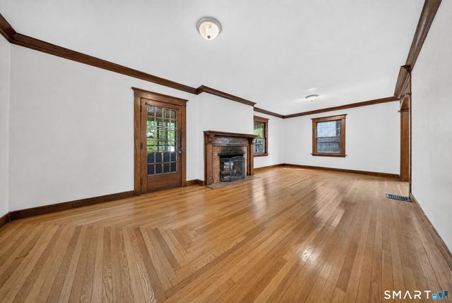 49 Hubinger Street, New Haven, CT 06511
