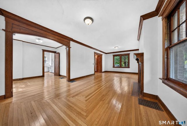 49 Hubinger Street, New Haven, CT 06511