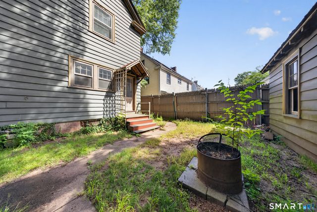 49 Hubinger Street, New Haven, CT 06511