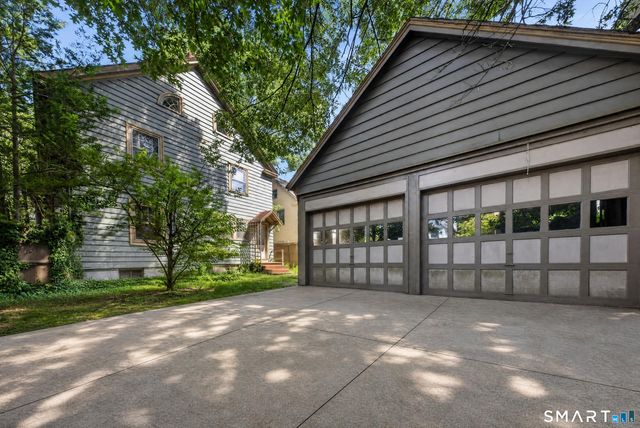 49 Hubinger Street, New Haven, CT 06511