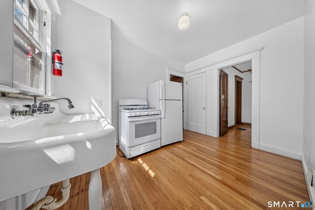 49 Hubinger Street, New Haven, CT 06511