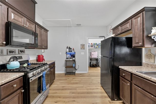 519 E Avenue F, Robstown, TX 78380