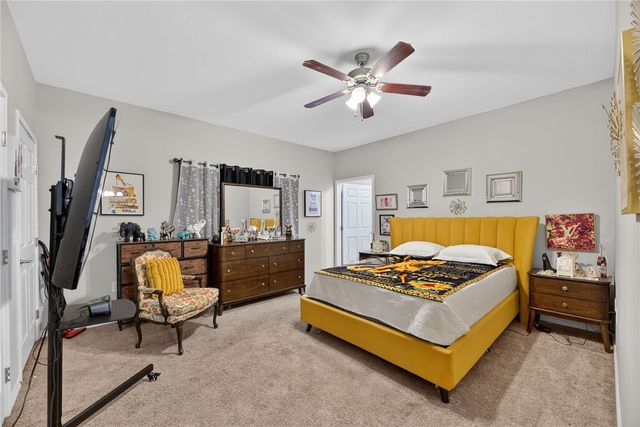 519 E Avenue F, Robstown, TX 78380
