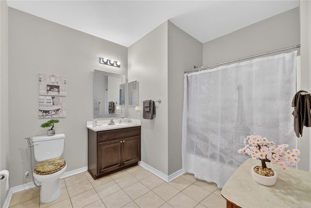 519 E Avenue F, Robstown, TX 78380