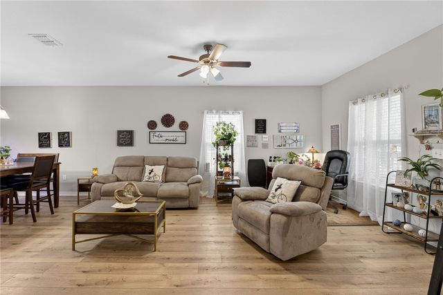 519 E Avenue F, Robstown, TX 78380