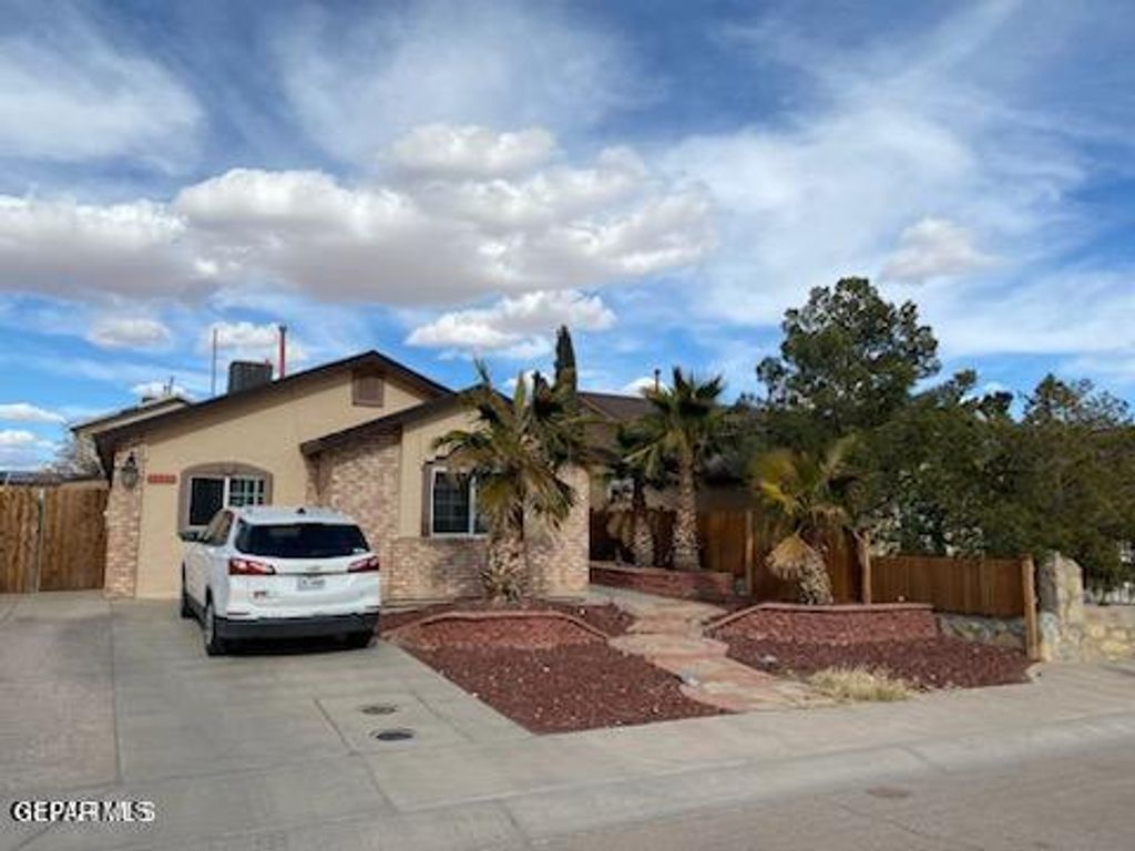 10473 Valle Del Mar Drive, Socorro, TX 79927