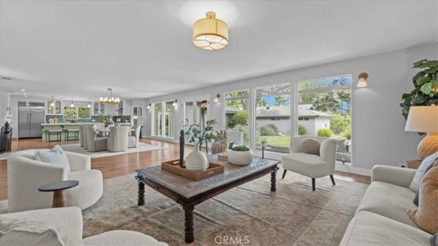 938 E Pomello Drive, Claremont, CA 91711