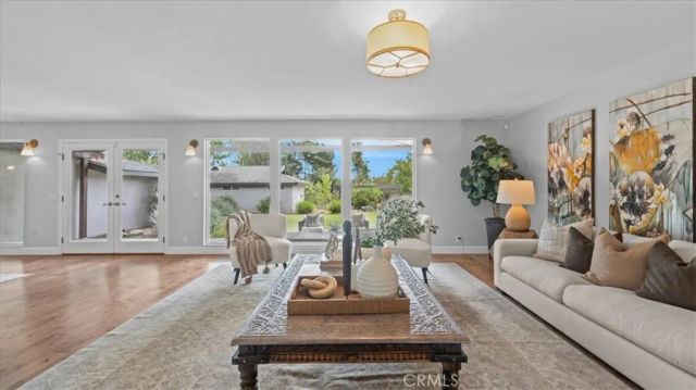 938 E Pomello Drive, Claremont, CA 91711