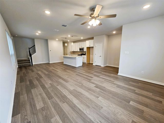 104 Greinert DR, Taylor, TX 76574