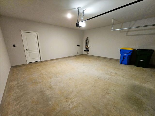 104 Greinert DR, Taylor, TX 76574