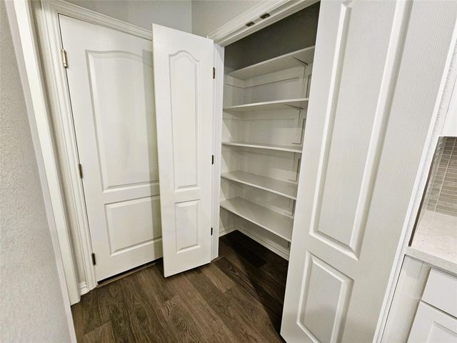 104 Greinert DR, Taylor, TX 76574