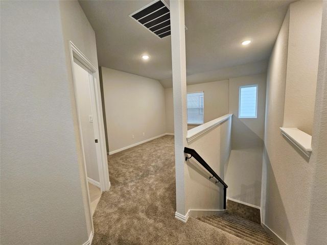 104 Greinert DR, Taylor, TX 76574