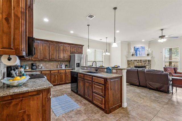 210 Donna Circle, Granbury, TX 76049