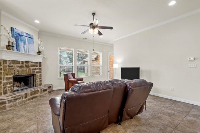 210 Donna Circle, Granbury, TX 76049