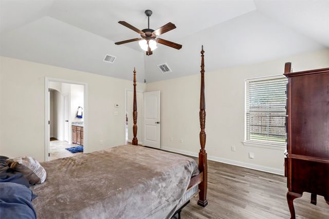 210 Donna Circle, Granbury, TX 76049